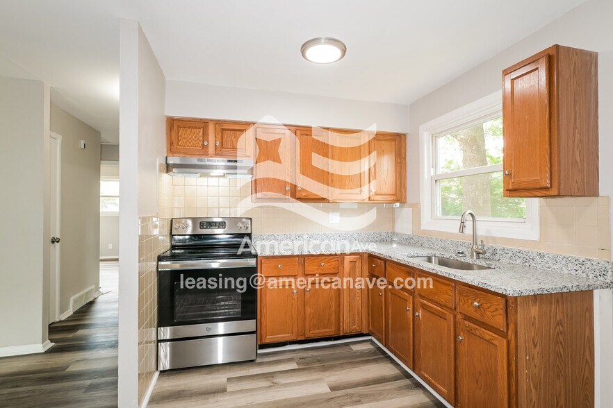 Building Photo - 11605 Larimore Rd