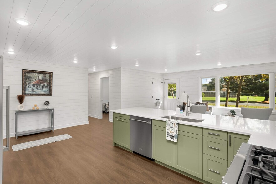 Building Photo - 15240 Kangaroo St NW