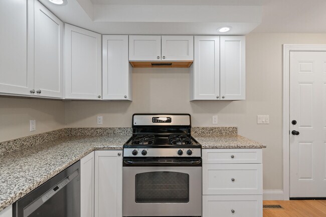 Building Photo - 1018 Bonnie Brae Ln
