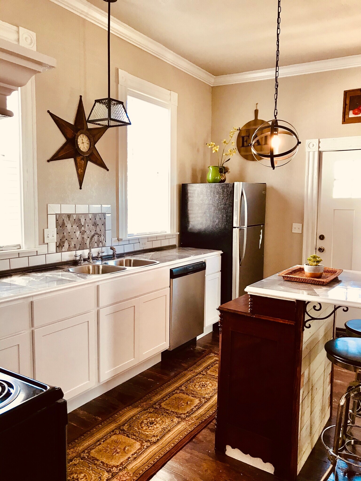 Kitchen - 104 4th St