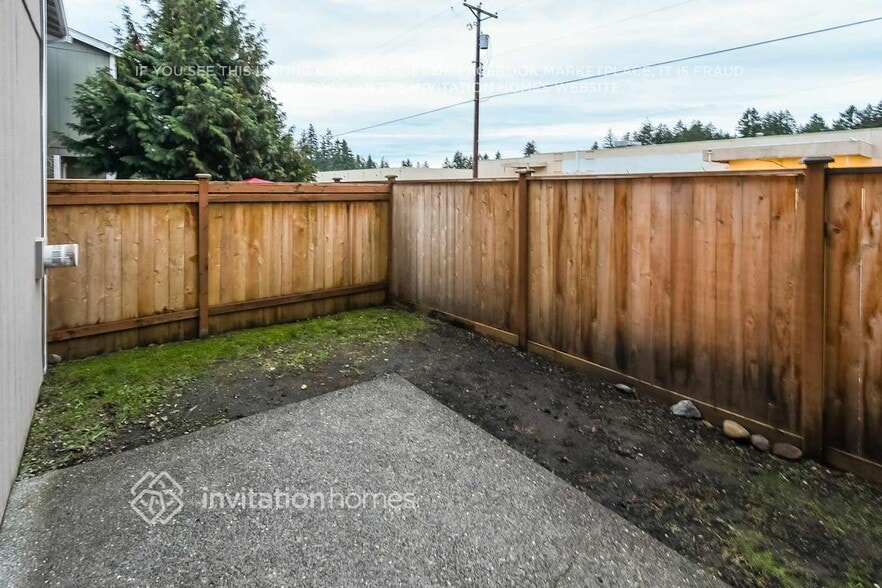 Building Photo - 17804 1st Ave Ct E