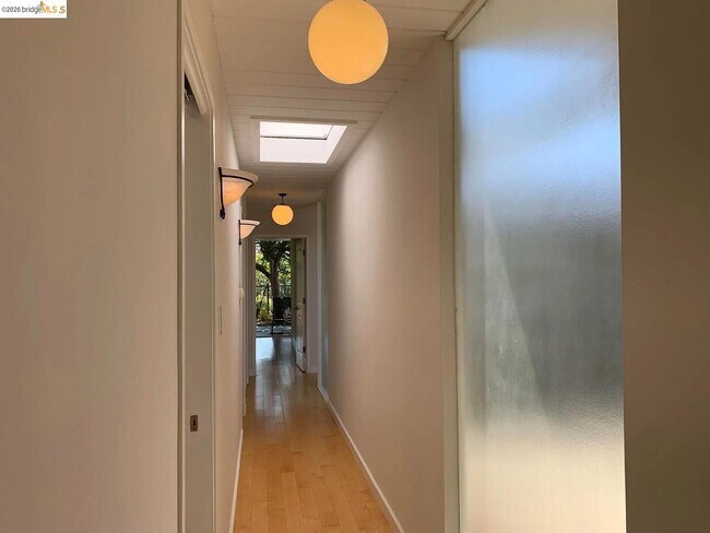 Building Photo - 5559 Greenridge Rd