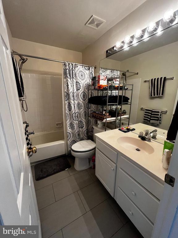 Building Photo - 1185 Cypress Tree Pl
