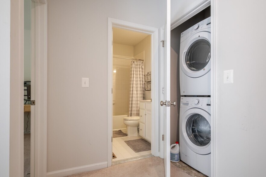 Building Photo - 4635 Wistar Creek Dr