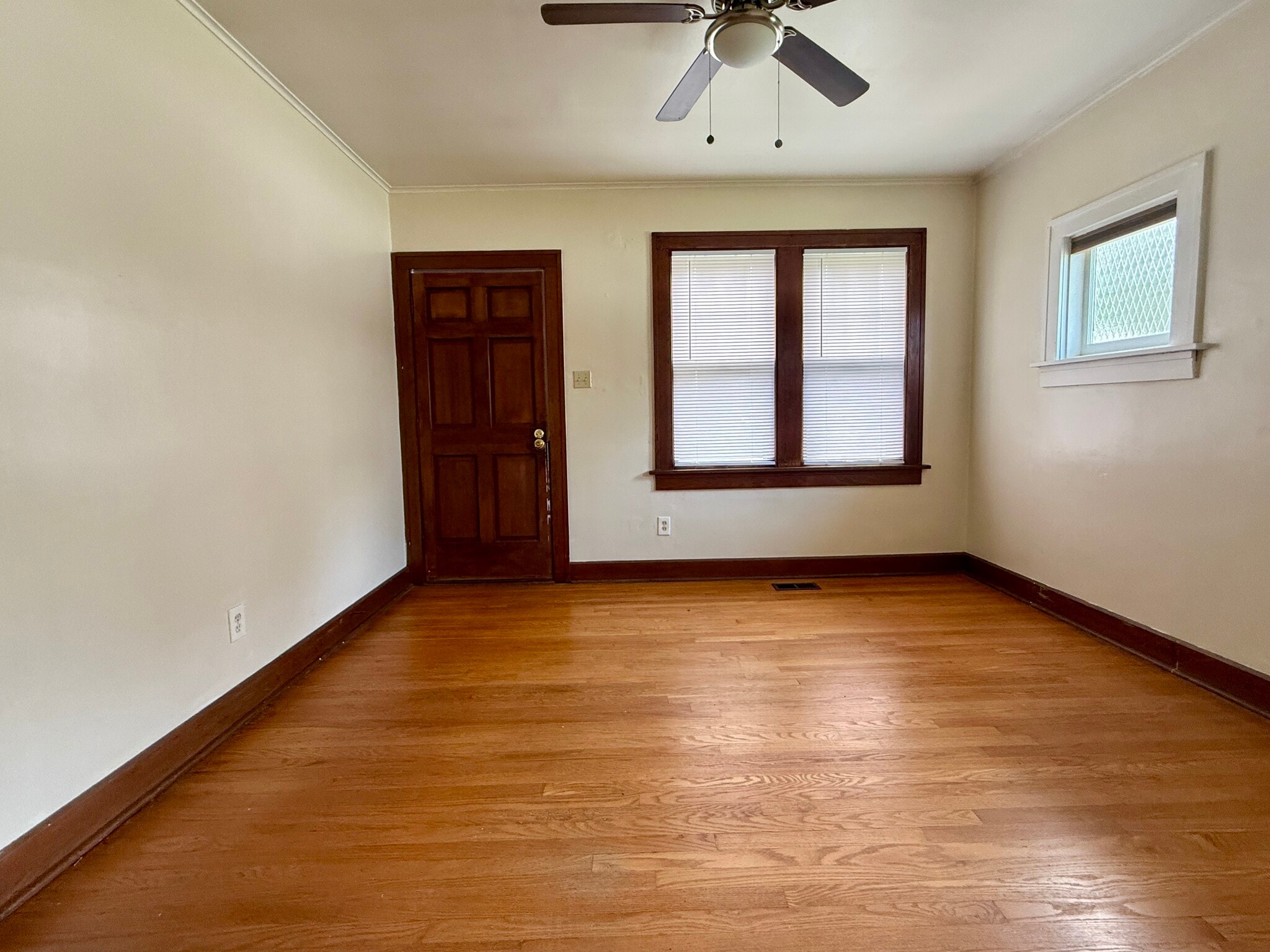 Building Photo - 3203 Roland Ave