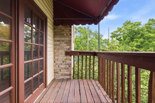 Building Photo - 515 Chesterfield Ave