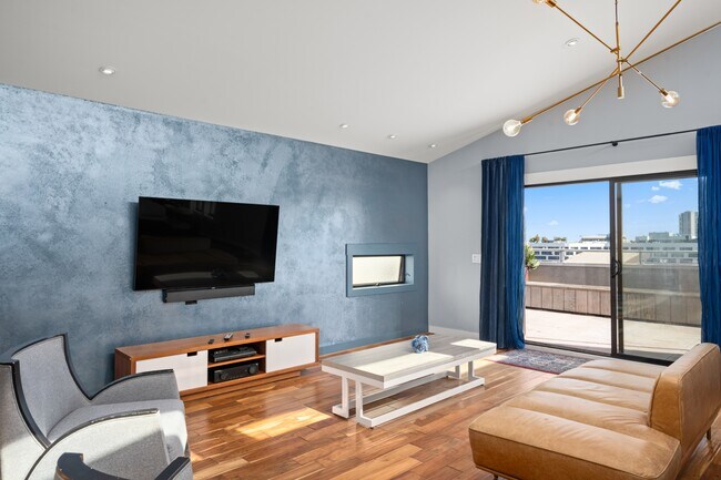 Building Photo - 345 Taylor St