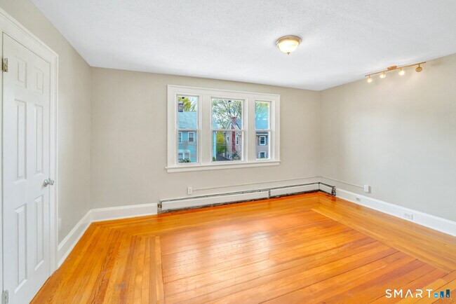 Building Photo - 55 Clifton Ave