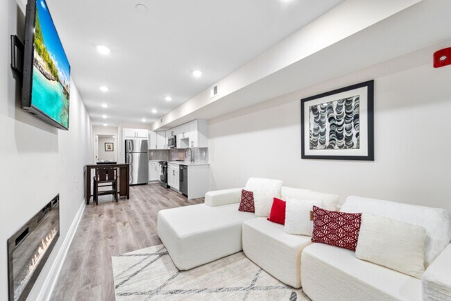 Building Photo - 2341 N College Ave