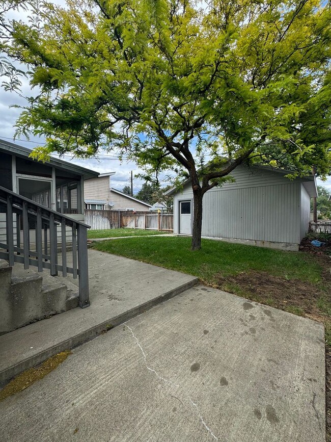 Building Photo - Charming 3 Bed Rental in Prime Location