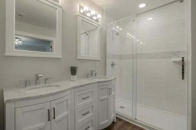 Building Photo - 36 W 58th St