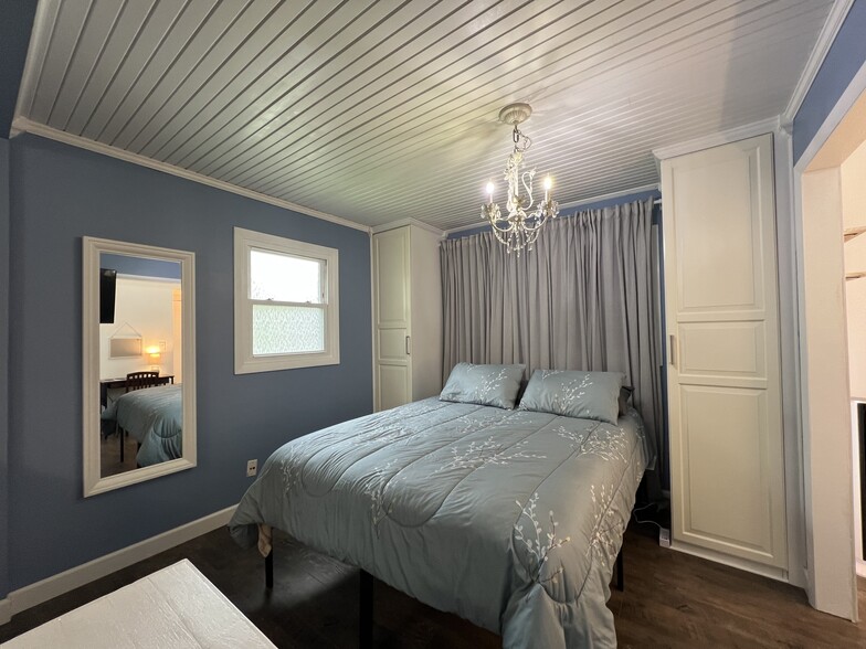 Comfortable queen sized bed. - 908 Lake Rd