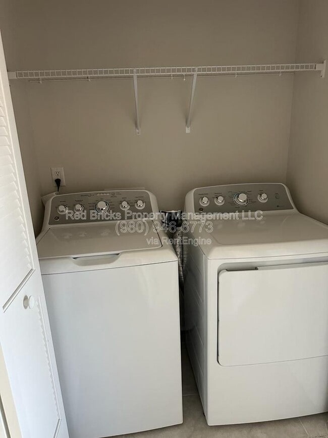 Building Photo - 1728 Aspire St