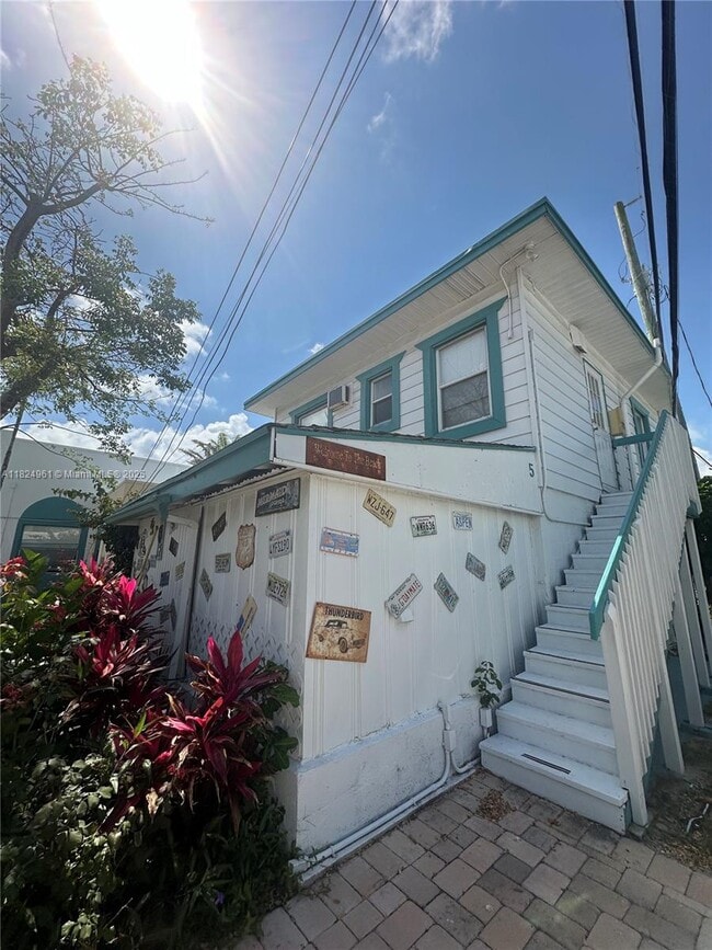 Building Photo - 4249 Bougainvilla Dr