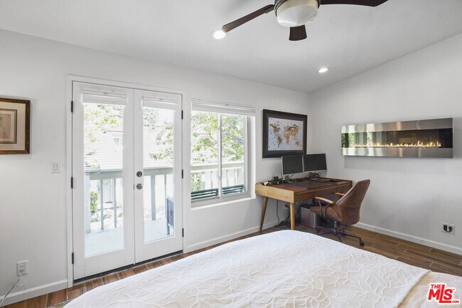 Building Photo - 6505 Dume Dr