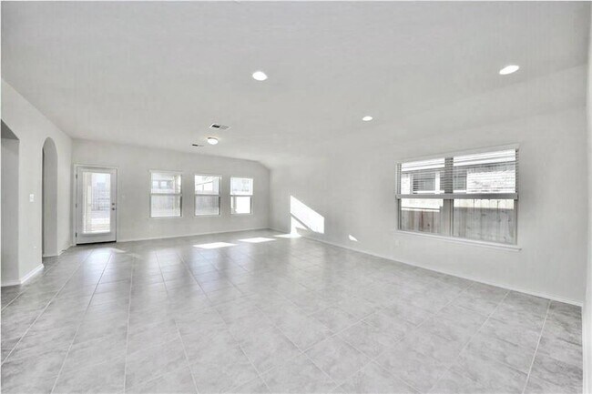 Building Photo - 1212 Matt Ln