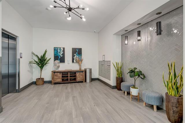 Building Photo - 3517 Windhaven Pkwy