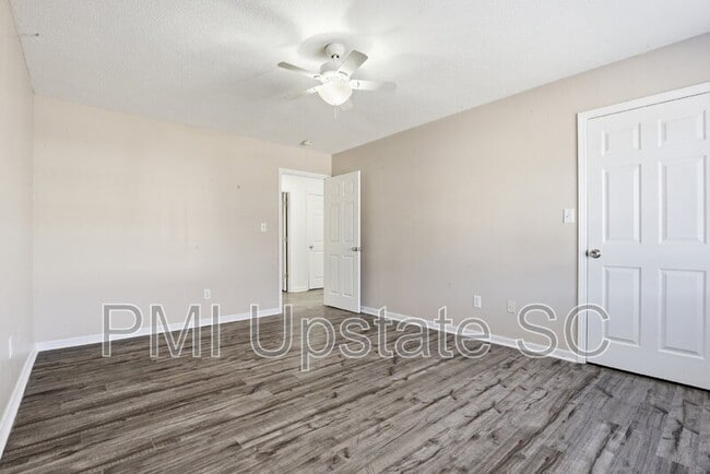 Building Photo - 110 Cypress Run