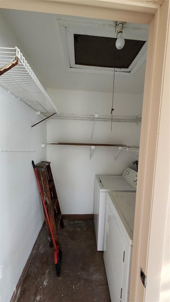 Building Photo - 419 Saxony Way