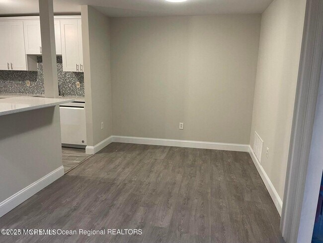 Building Photo - 1 Amherst Ct