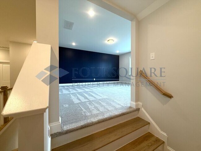 Building Photo - Elegant 4-Bed / 3.5-Bath Home with Main-Level Primary Suite, Quartz Kitchen & 3-Car Garage – In H...