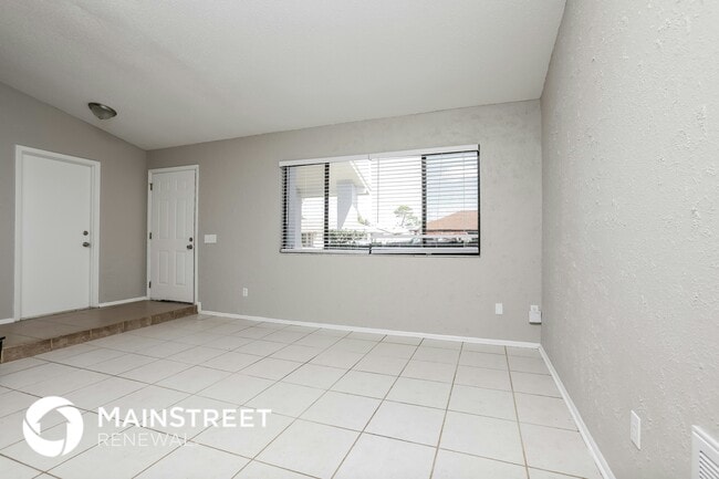 Building Photo - 1381 Puritan St