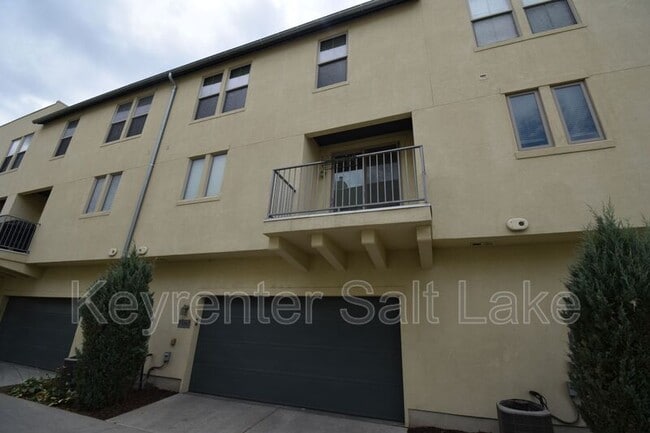 Building Photo - 11373 S Oakmond Rd