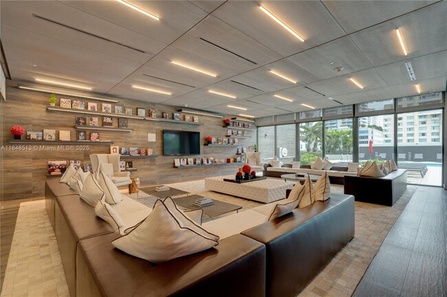 Building Photo - 1080 Brickell Ave