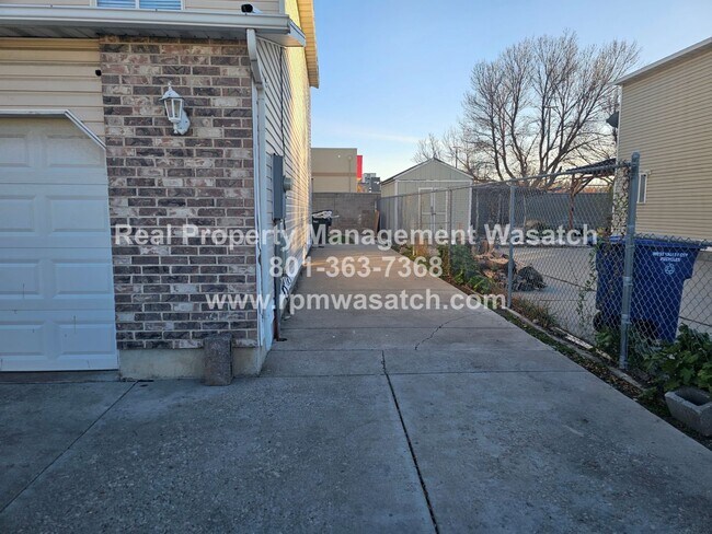 Building Photo - Perfect Multi Level home in West Vally City Utah