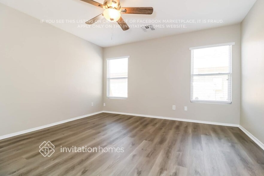 Building Photo - 718 S 223rd Dr