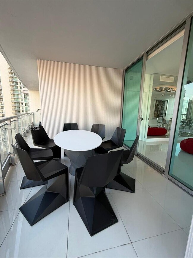 Building Photo - 90 SW 3rd St