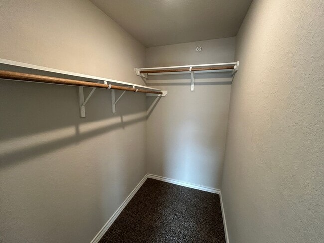 Building Photo - Townhome for rent