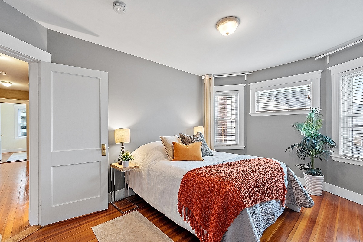 Master Bedroom - 1900 Washington St