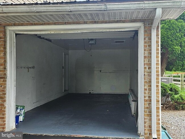 Building Photo - 14788 Sherwood Dr