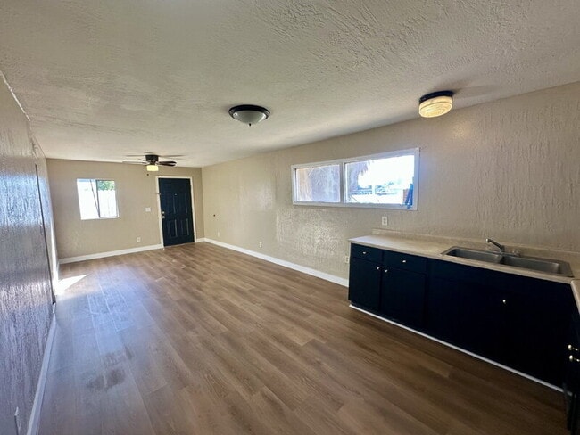 Building Photo - 372 W Northern Ave