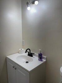 Building Photo - 218 Bayview Dr
