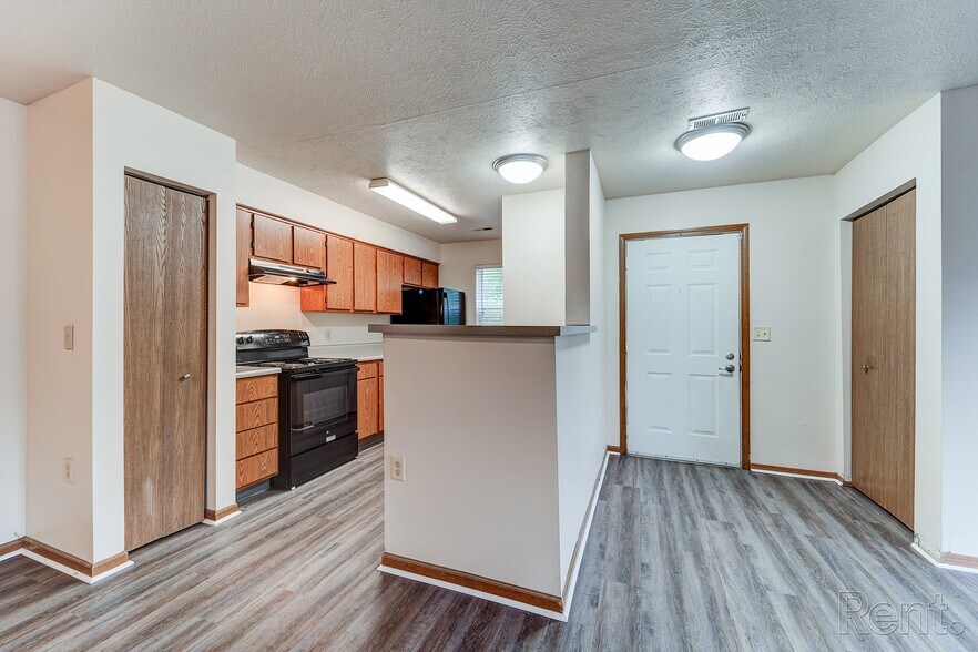 Building Photo - The Residences at Belleville Park