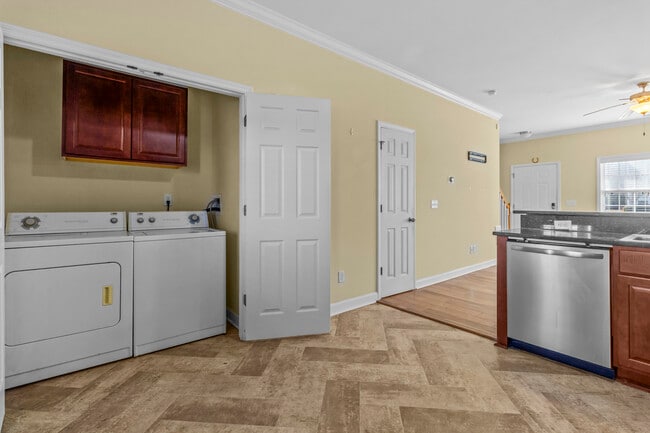 Building Photo - 313 Burley Dr