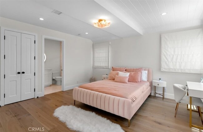 Building Photo - 2401 Bayshore Dr