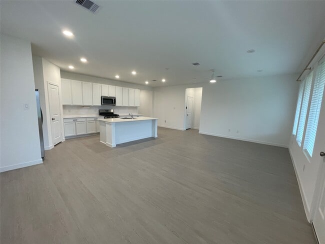 Building Photo - 16503 Texas Palmetto Wy