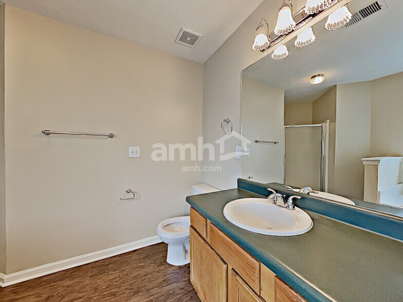 Building Photo - 3052 Lake Park Trail