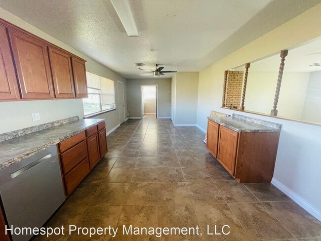 Building Photo - 3 br, 2 bath House - 1479A S Roosevelt Rd 5