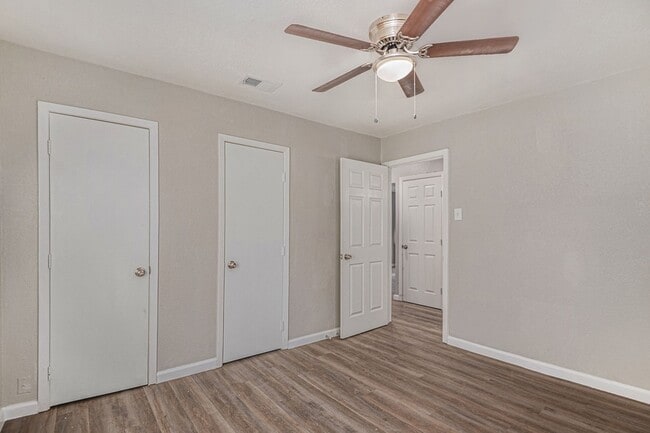 Building Photo - 406 Dawson Cir