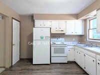 Building Photo - 151 Elm St NE