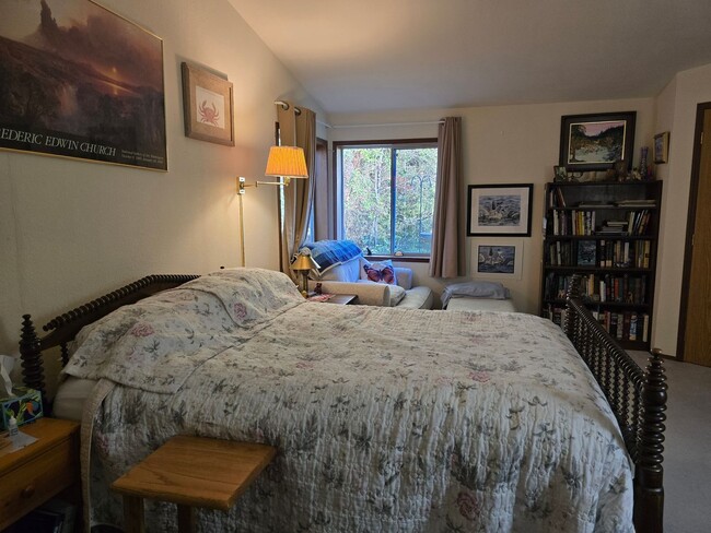 Building Photo - Two Bedroom with Studio, Port Townsend