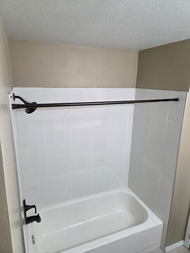 Building Photo - Spacious Covington Home with all New Appliances, Fresh Paint and Large Fenced Yard!