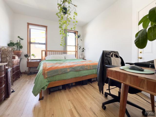 Building Photo - 2 bedroom in Brooklyn NY 11222