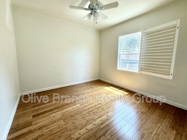 Building Photo - 634 N Hill Ave