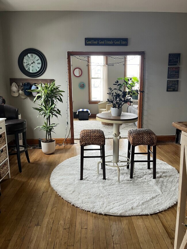 Living room/dining room - 1412 Light St