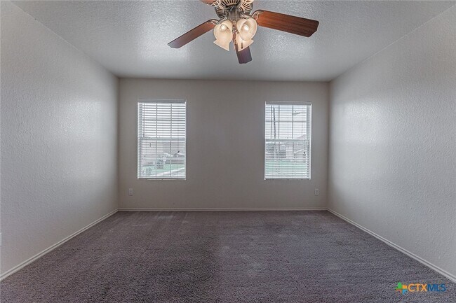 Building Photo - 2406 Waterfall Dr